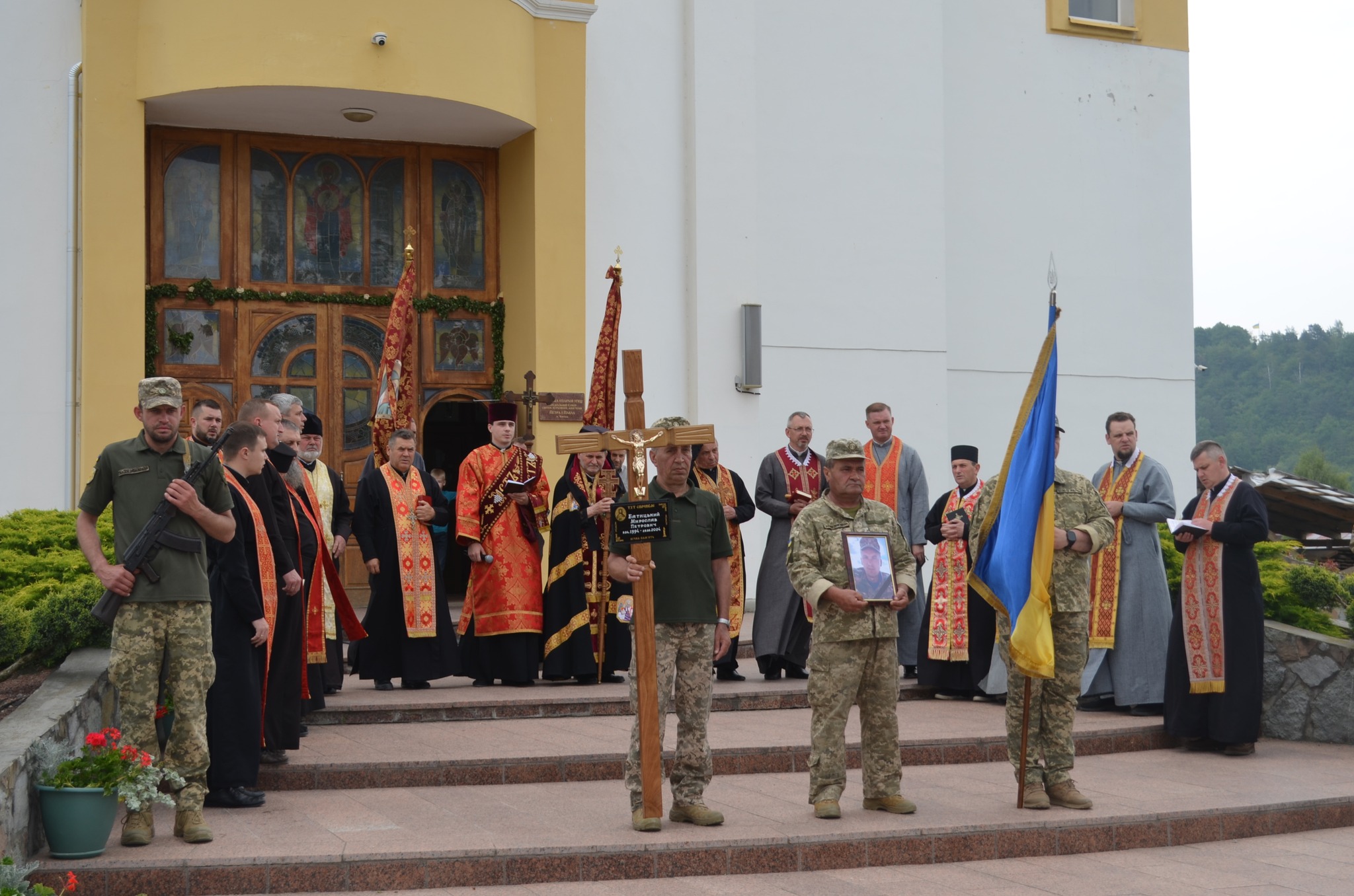 Новини Тернополя - фото з Загинув Герой з Тернополя Андрій Корендій, на Чортківщині прощаються з Героєм Мирославом Батицьким