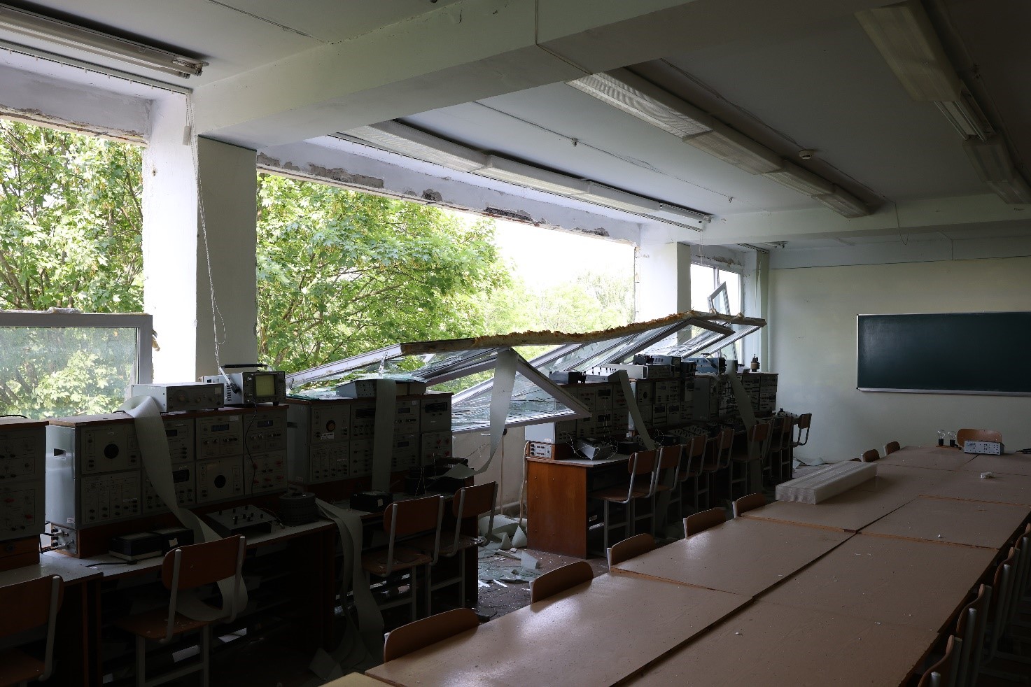 Новини Тернополя - фото з На 95% знищені аудиторії: технічний університет у Тернополі показав наслідки атаки та відкрив збір