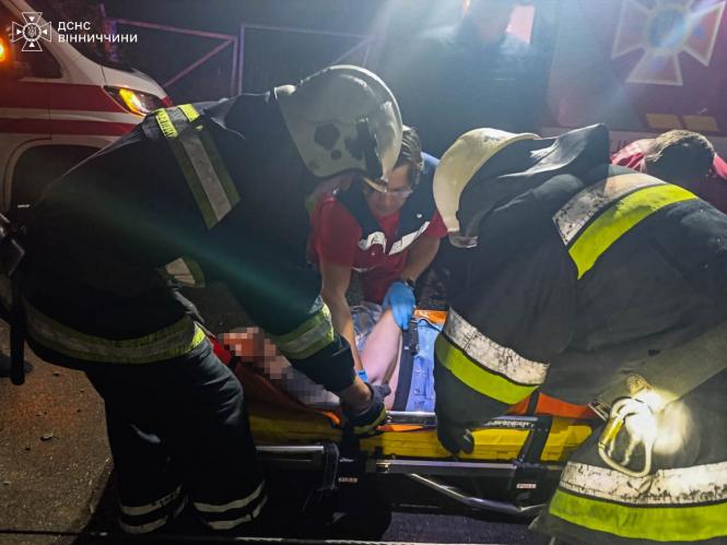 Новини Вінниці - фото з На Бершадщині мікроавтобус зіткнувся зі стовпом. Є постраждала