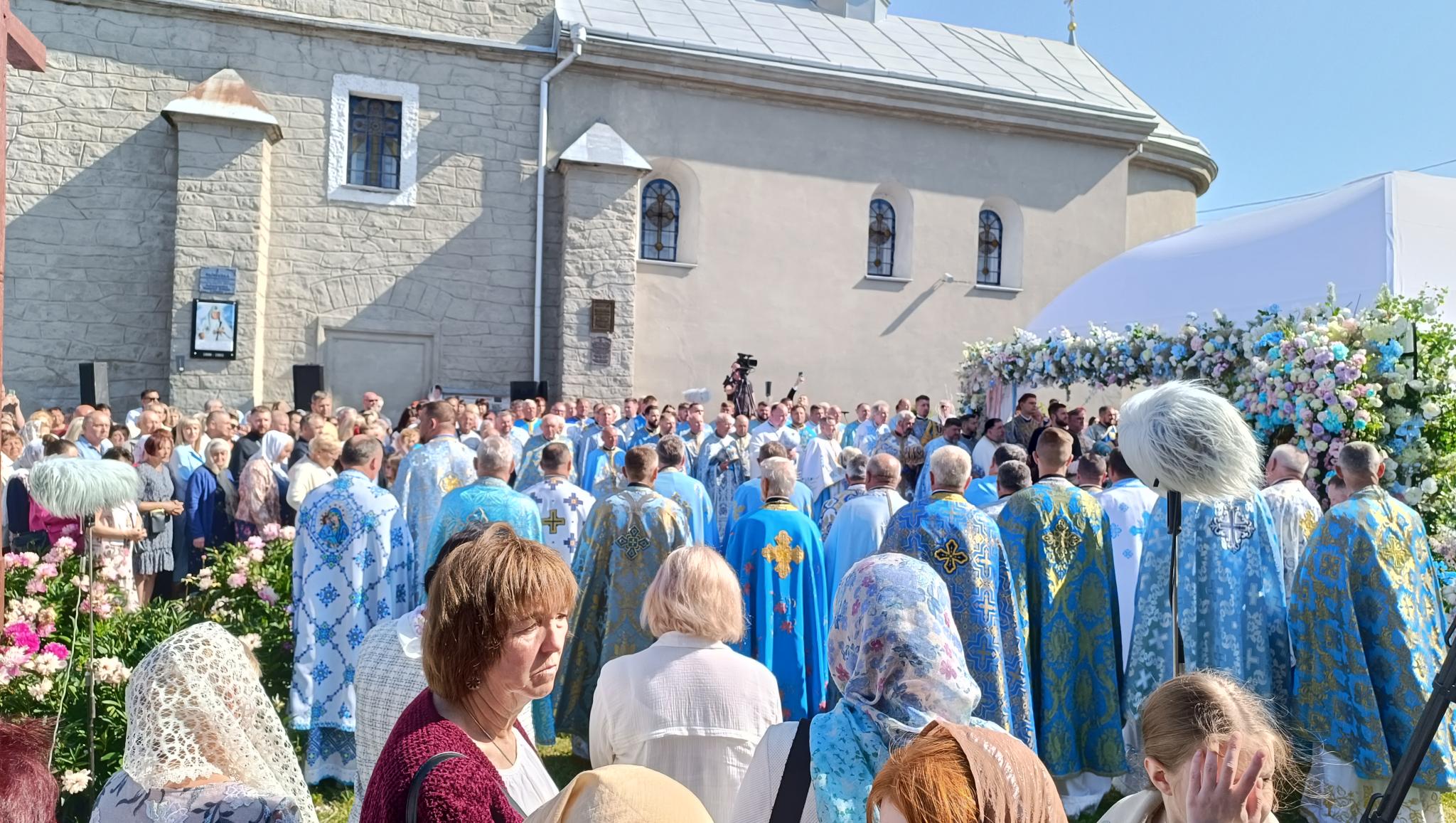Новини Тернополя - фото з Митрополит Епіфаній очолив святкову літургію у найдавнішому храмі Тернополя