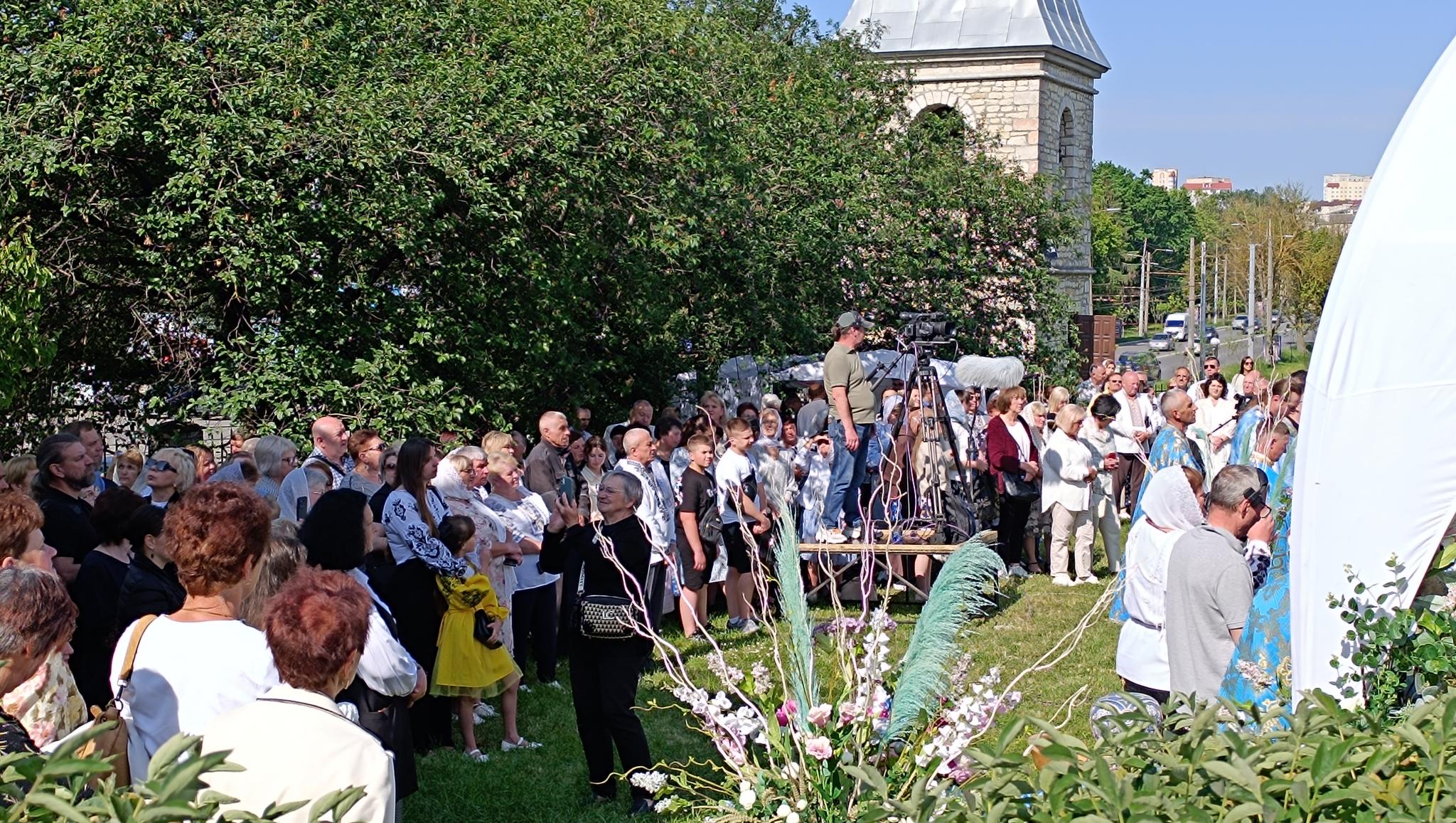 Новини Тернополя - фото з Митрополит Епіфаній очолив святкову літургію у найдавнішому храмі Тернополя