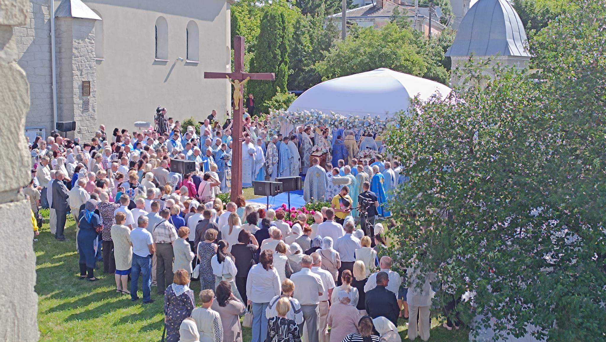 Новини Тернополя - фото з Митрополит Епіфаній очолив святкову літургію у найдавнішому храмі Тернополя