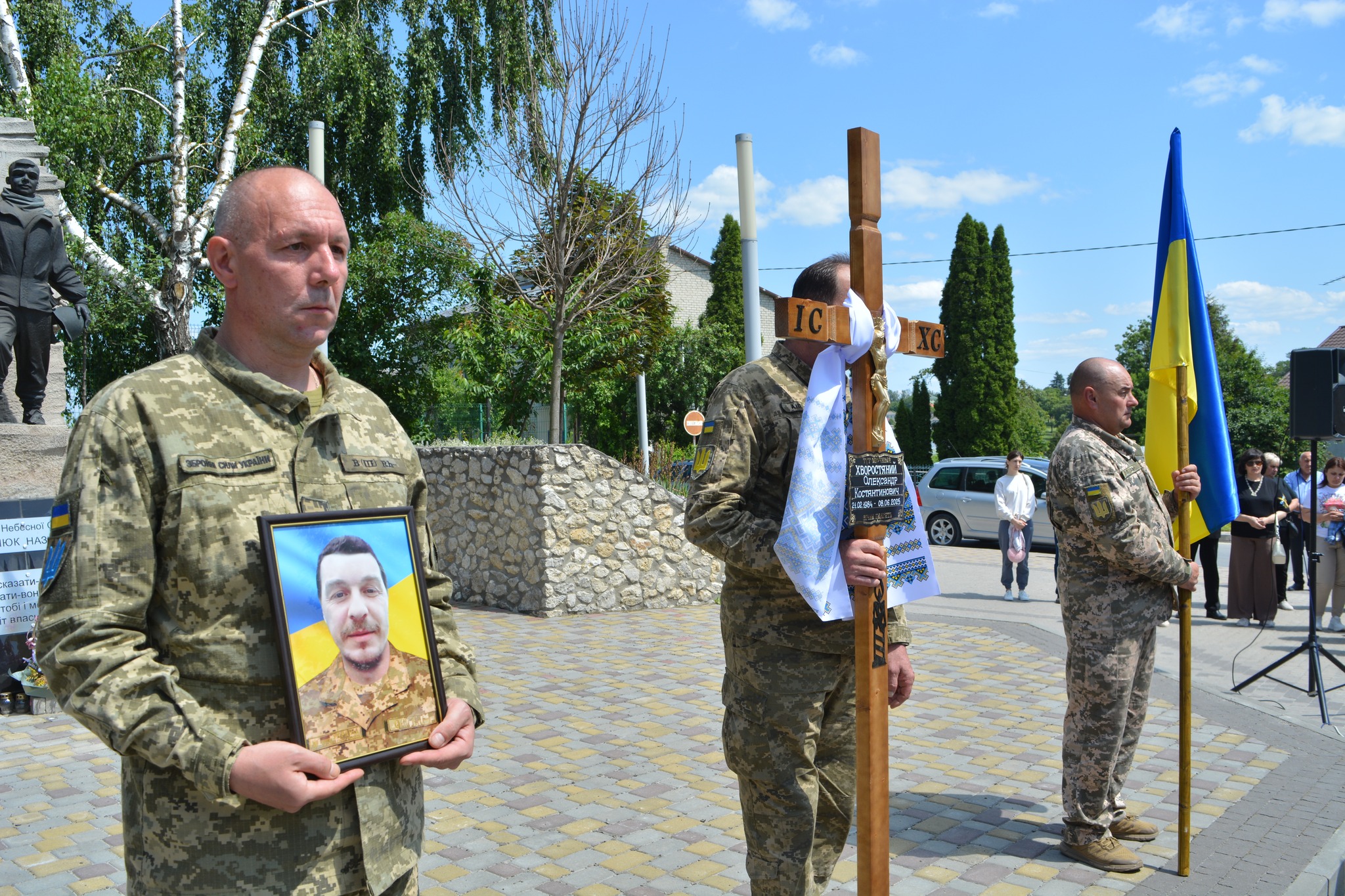 Новини Тернополя - фото з Збараж в останню путь провів Героя Олександра Хворостяного