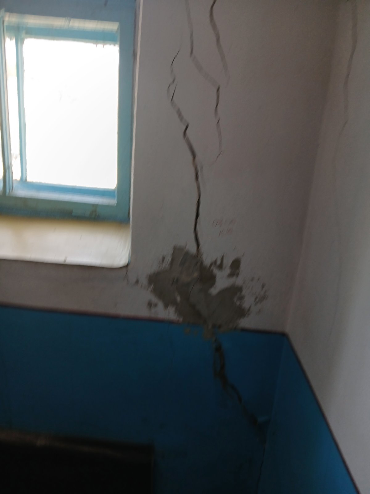 Новини Вінниці - фото з «Наш будинок тріщить по швах»: два тижні без води і світла мешканці 16 квартир у Ямполі?