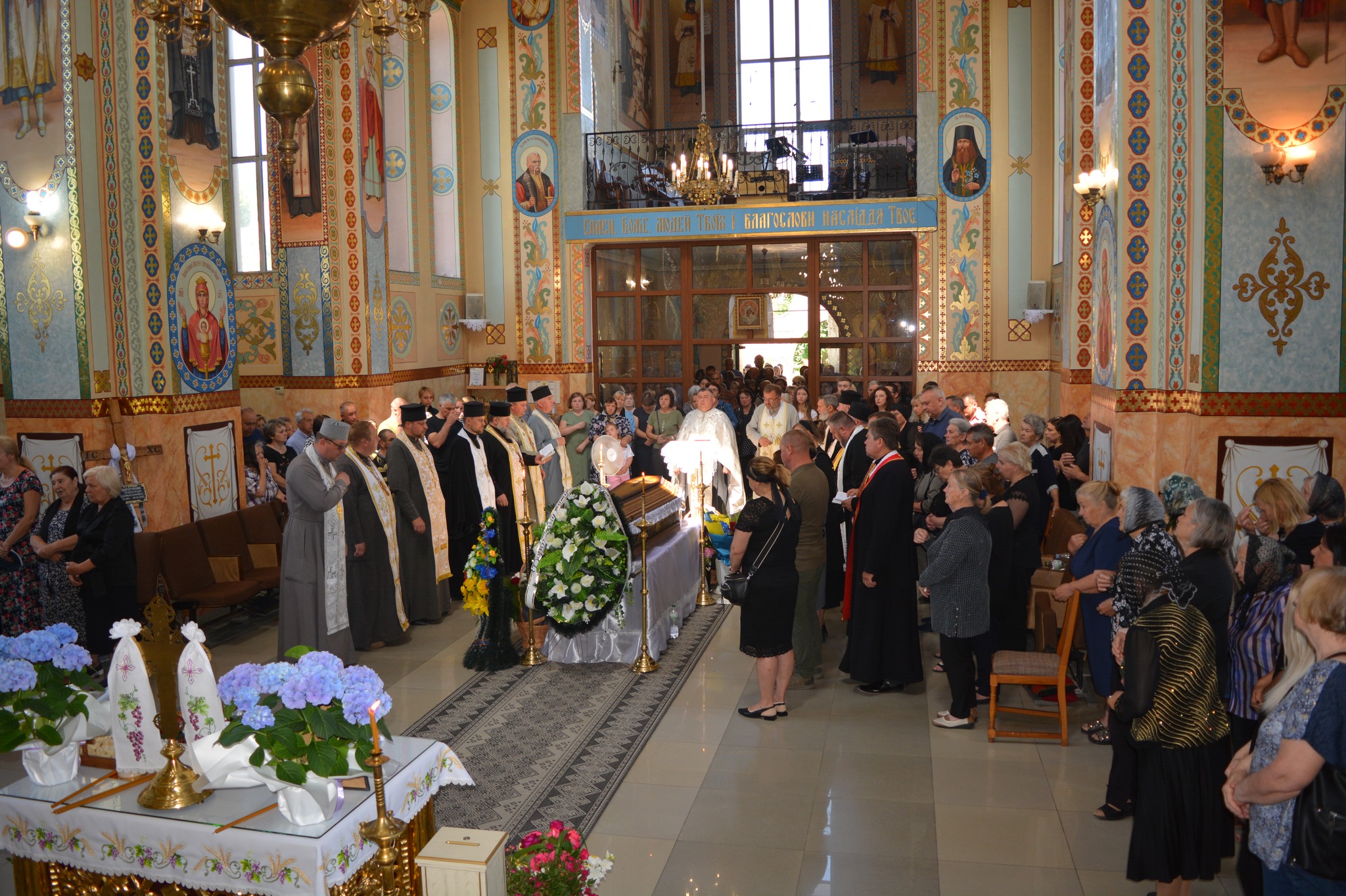 Новини Тернополя - фото з Збараж в останню путь провів Героя Олександра Хворостяного