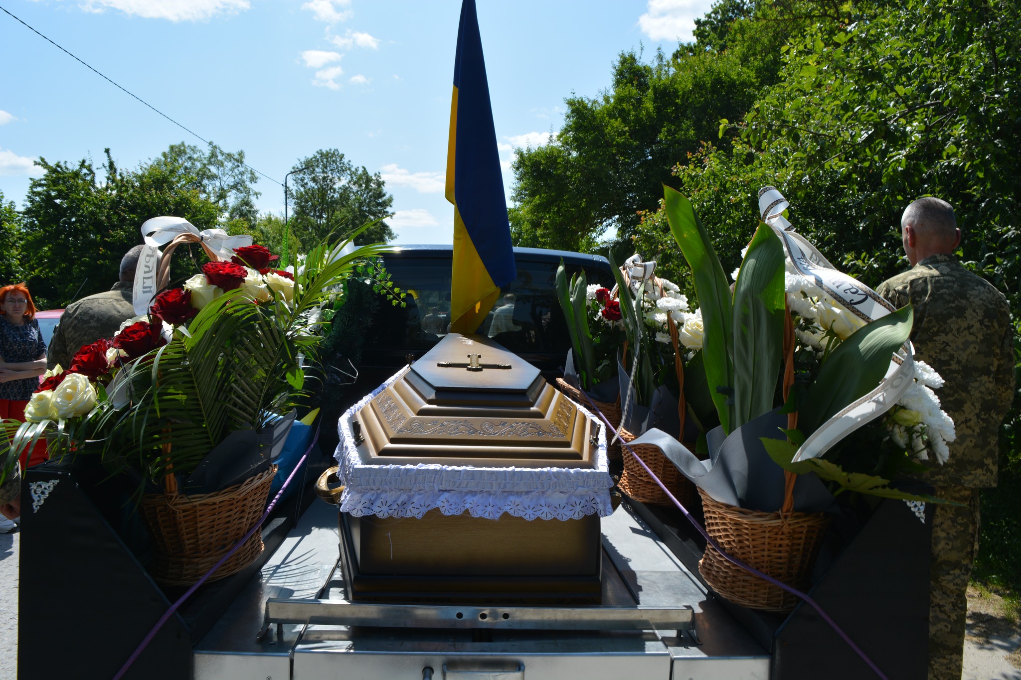 Новини Тернополя - фото з Збараж в останню путь провів Героя Олександра Хворостяного