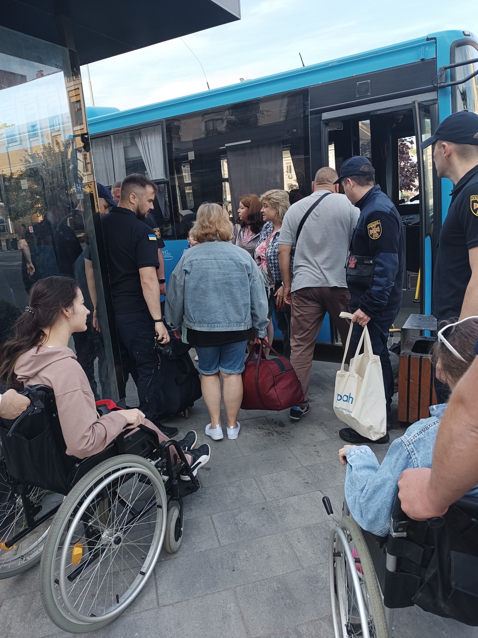 Новини Тернополя - фото з На Тернопільщину приїхали діти з Херсонщини, які проходитимуть реабілітацію в Чорткові