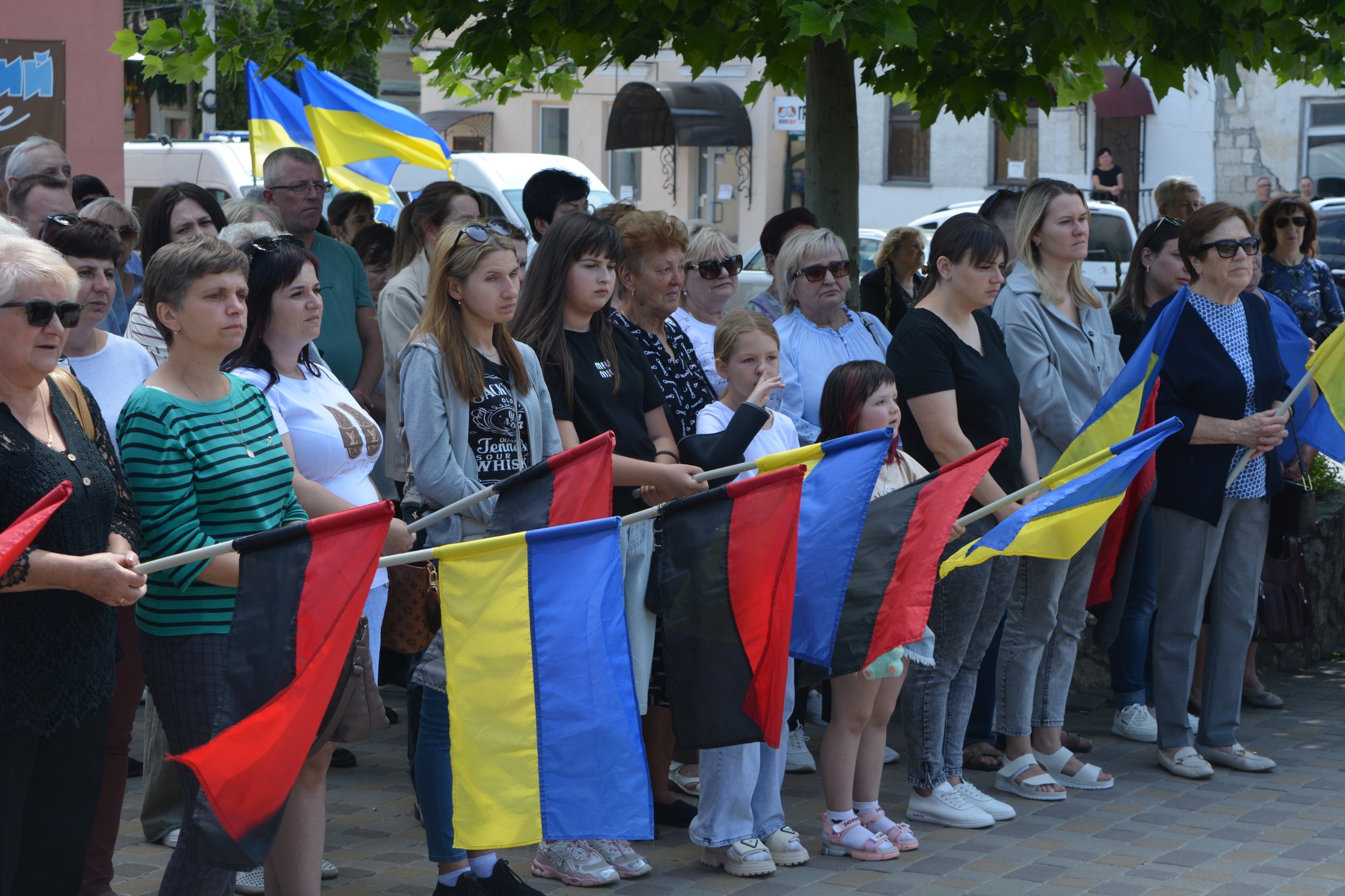 Новини Тернополя - фото з Збараж в останню путь провів Героя Олександра Хворостяного