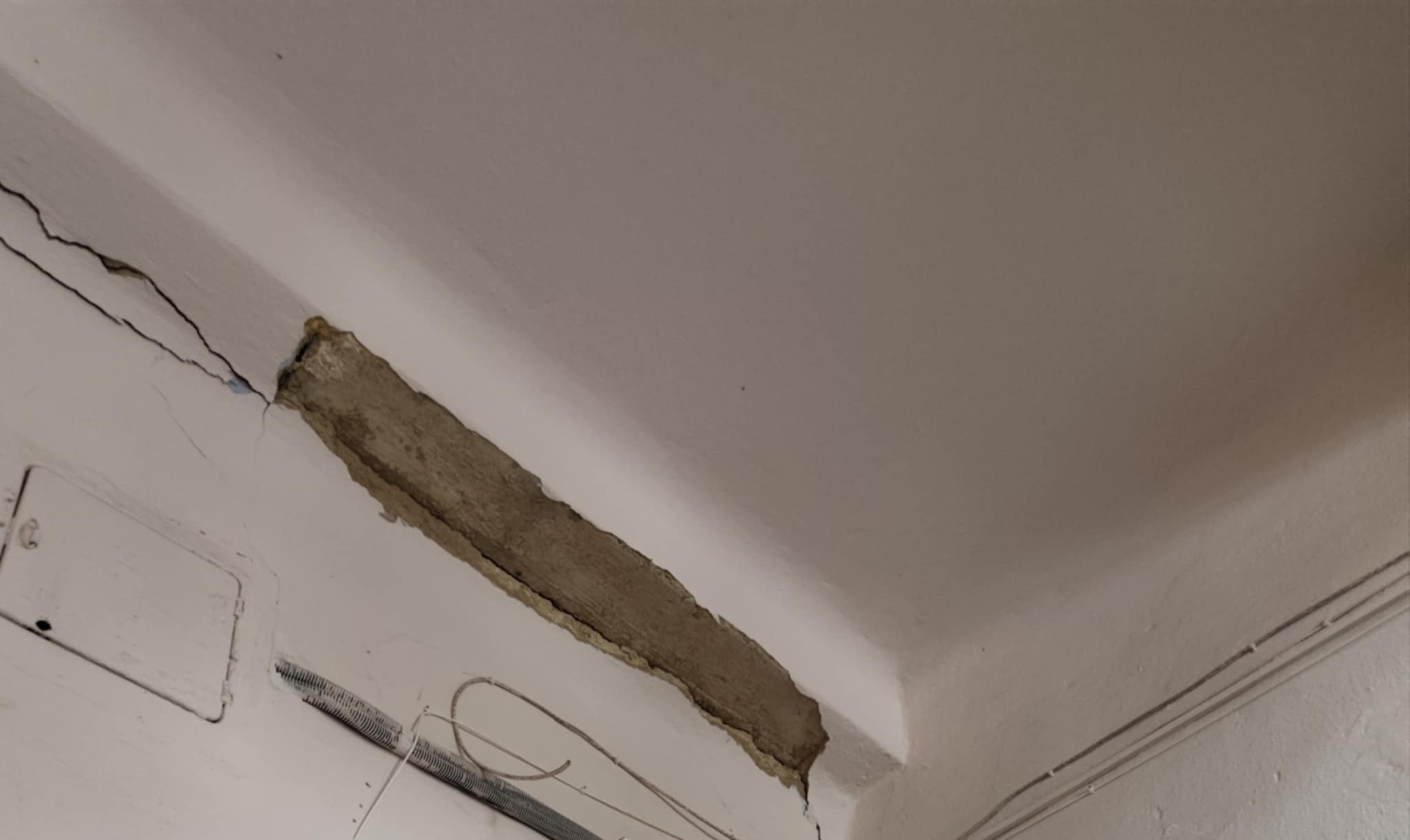 Новини Вінниці - фото з «Наш будинок тріщить по швах»: два тижні без води і світла мешканці 16 квартир у Ямполі?