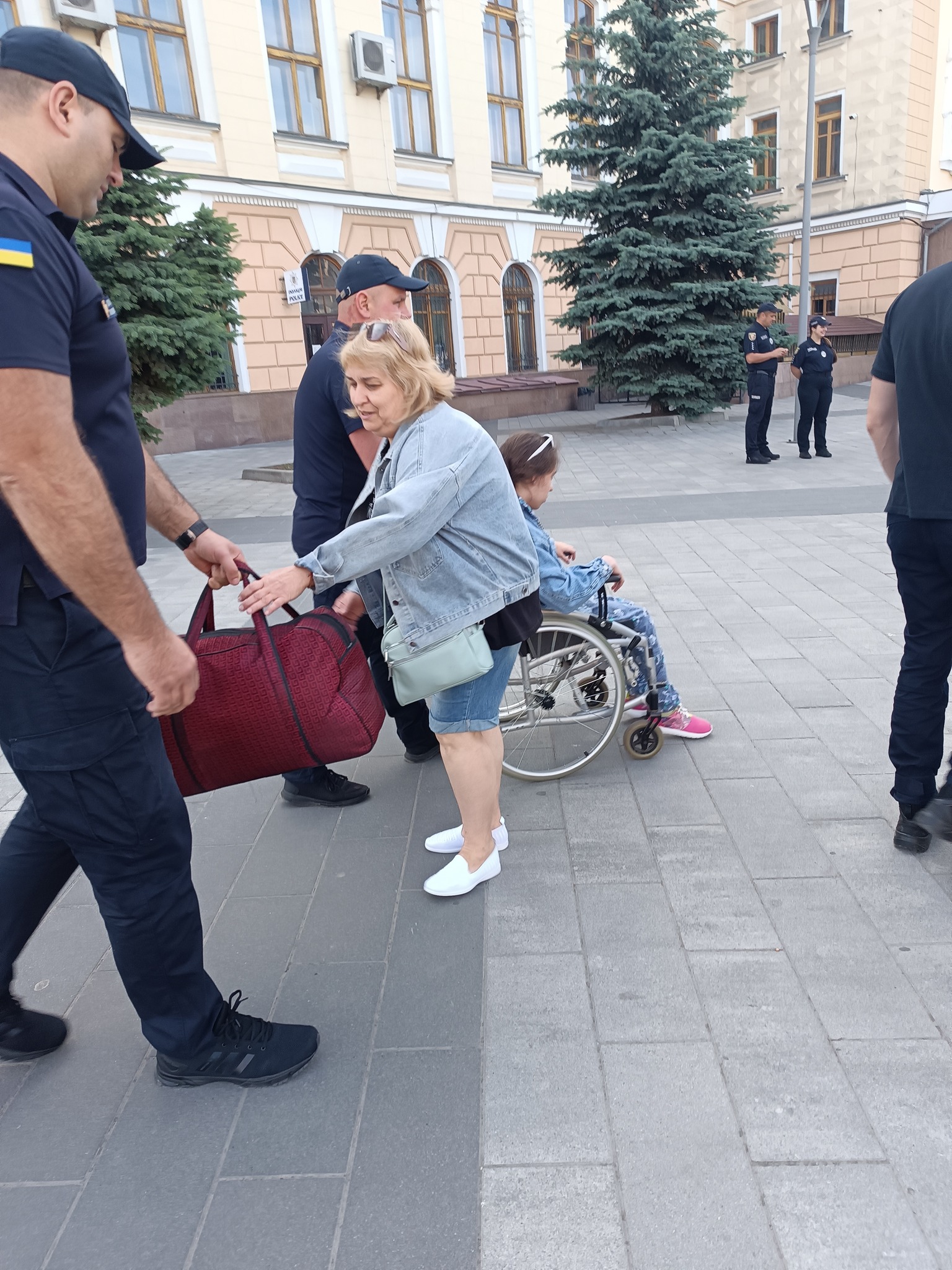 Новини Тернополя - фото з На Тернопільщину приїхали діти з Херсонщини, які проходитимуть реабілітацію в Чорткові