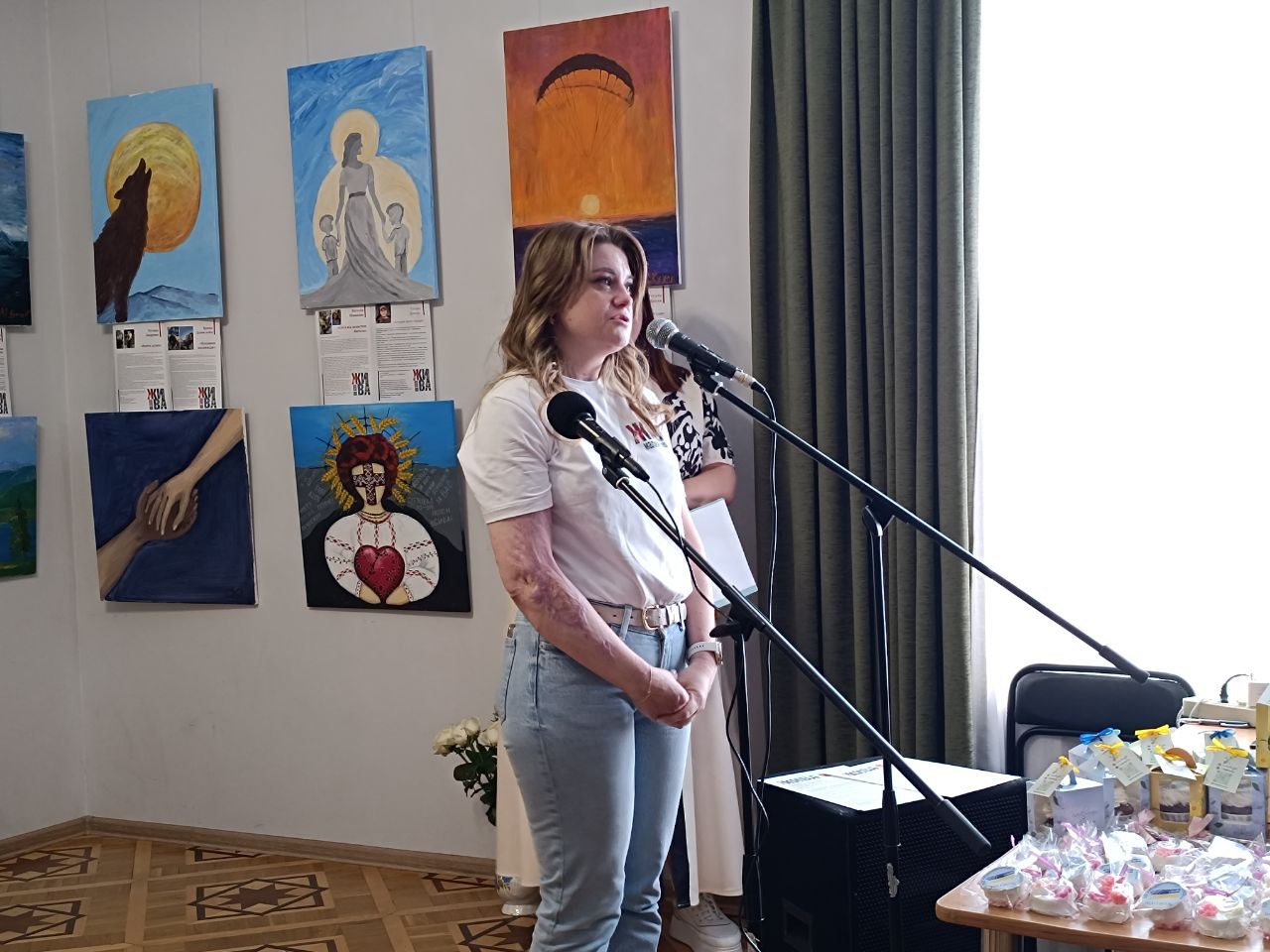 Новини Вінниці - фото з «На жаль, цей проєкт не завершений»: у Вінниці відкрили виставку картин рідних полеглих захисників