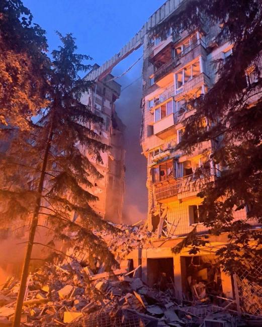 Новини Вінниці - фото з Київ здригався від вибухів: росія атакувала житлові будинки, загинули щонайменше 14 людей
