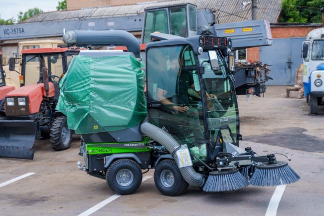 Новини Вінниці - фото з Вінниця отримала сучасну техніку для прибирання вулиць
