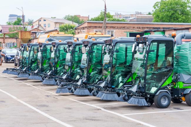 Новини Вінниці - фото з Вінниця отримала сучасну техніку для прибирання вулиць