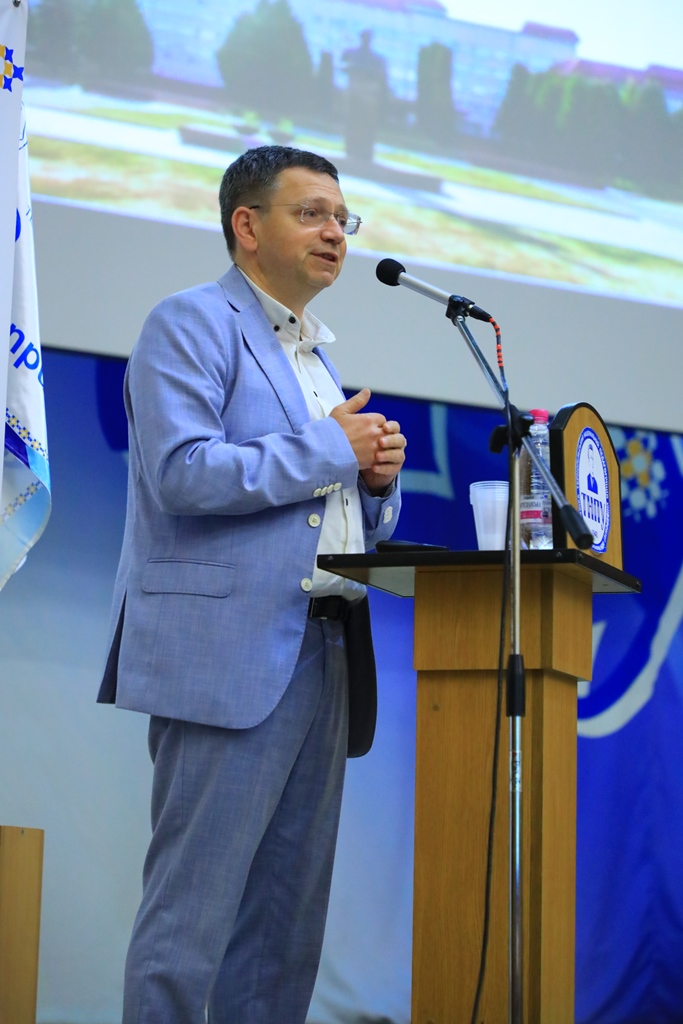 Новини Тернополя - фото з Богдан Буяк чи Ірина Задорожна: два претенденти, які боротимуться за крісло ректора у педагогічному