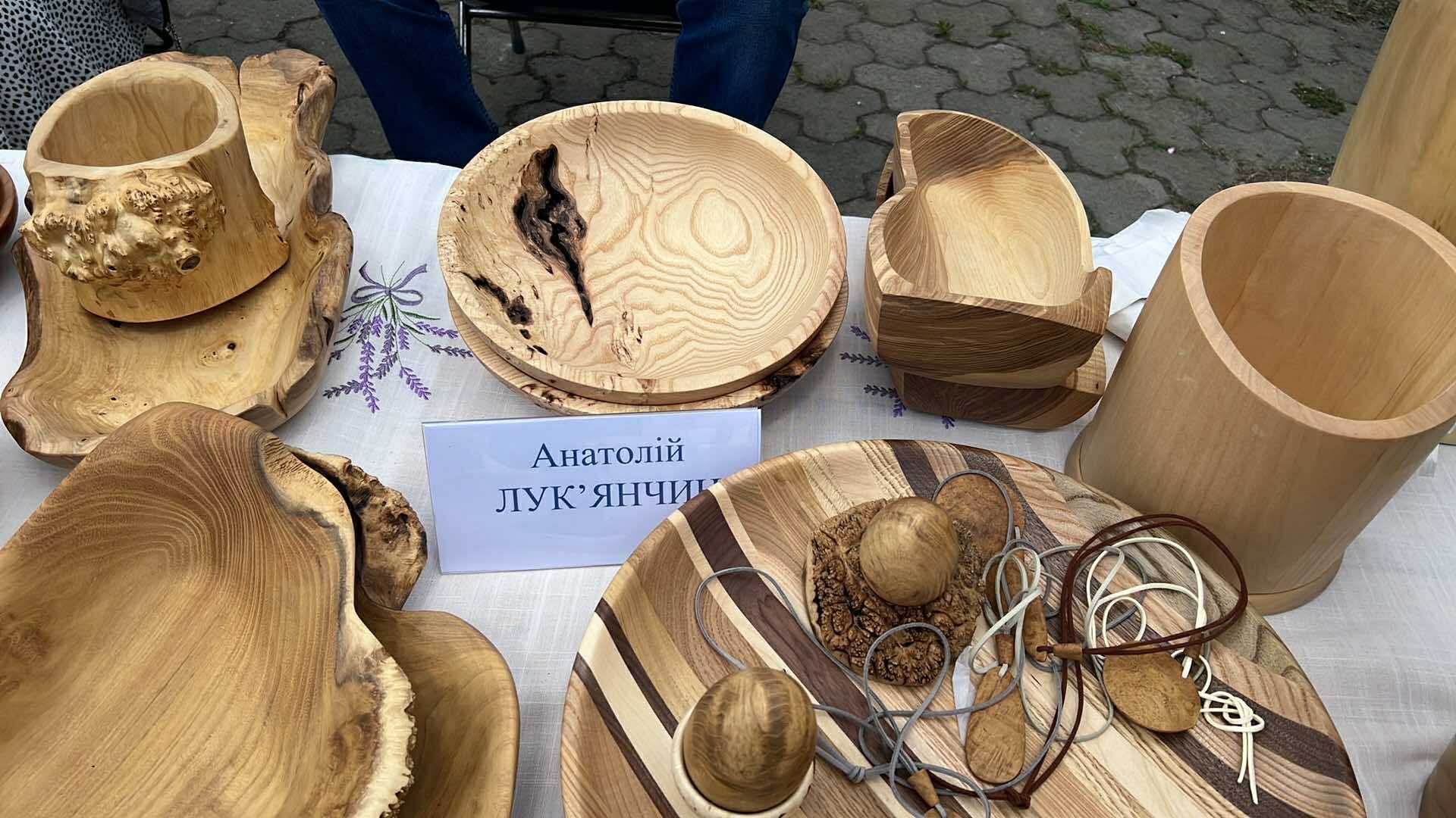 Новини Вінниці - фото з Крафтова продукція у центрі Вінниці: біля «Книжки» до Дня фермера працював ярмарок