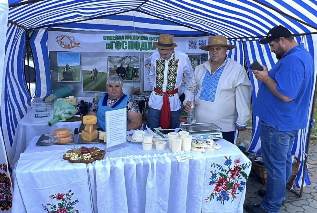 Новини Вінниці - фото з Крафтова продукція у центрі Вінниці: біля «Книжки» до Дня фермера працював ярмарок