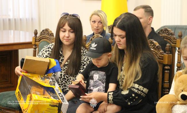 Новини Вінниці - фото з Ордени «За мужність» ІІІ ступеня отримали родини загиблих Героїв «Червоної Калини»