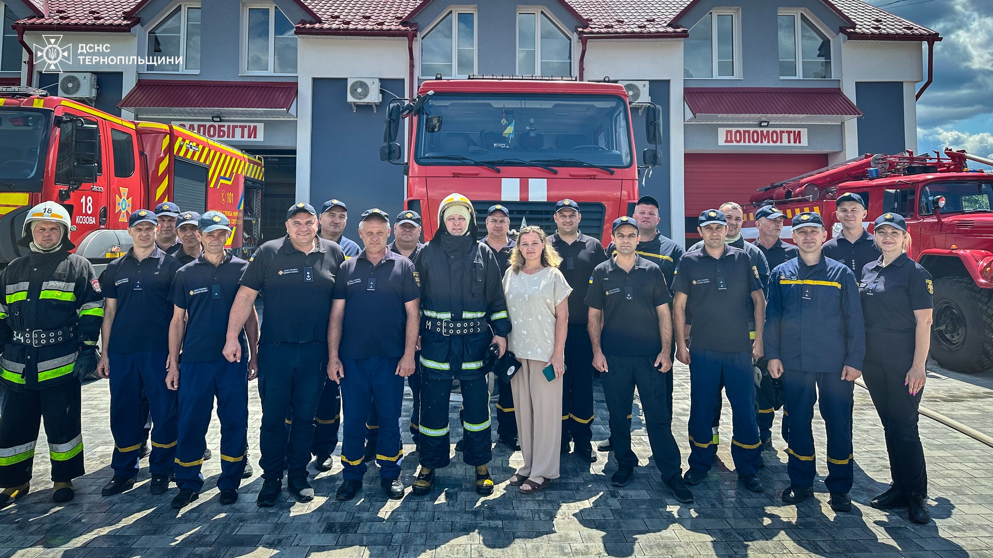 Новини Тернополя - фото з Змили попіл від сотень пожеж: в ДСНС зворушливо провели на пенсію колегу Андрія Палинського