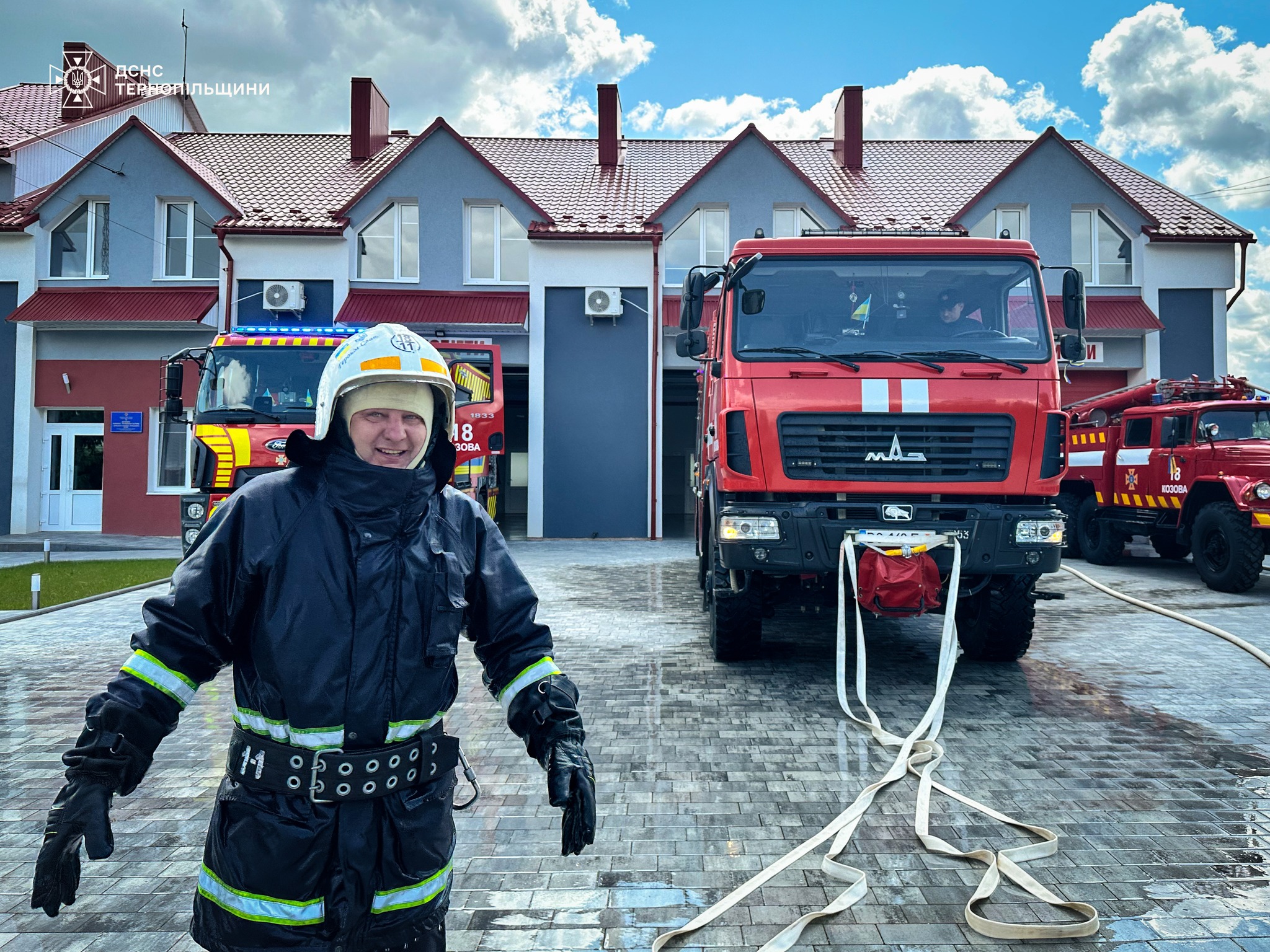 Новини Тернополя - фото з Змили попіл від сотень пожеж: в ДСНС зворушливо провели на пенсію колегу Андрія Палинського