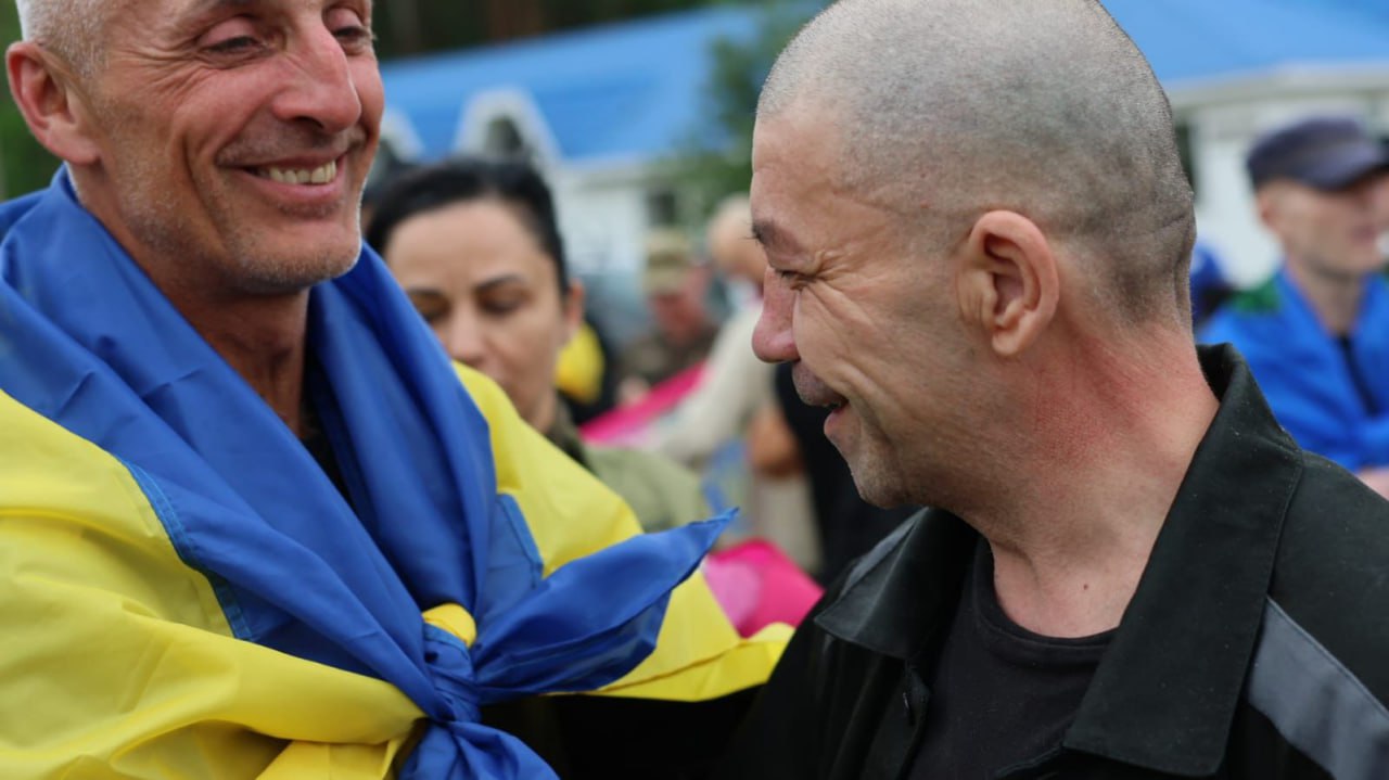 Новини Тернополя - фото з Наші вдома: другий день поспіль з полону повертають українських Героїв