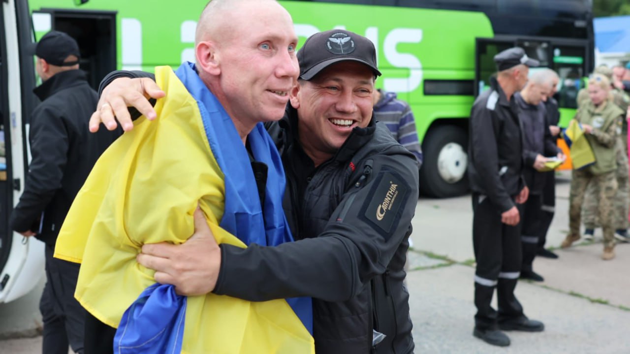 Новини Тернополя - фото з Наші вдома: другий день поспіль з полону повертають українських Героїв