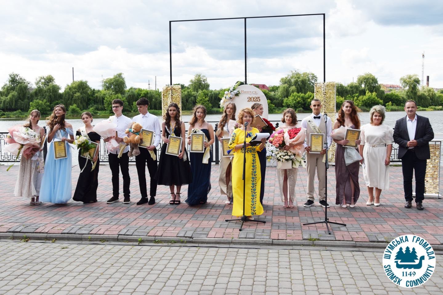 Новини Тернополя - фото з У Шумську відбувся випускний 2025