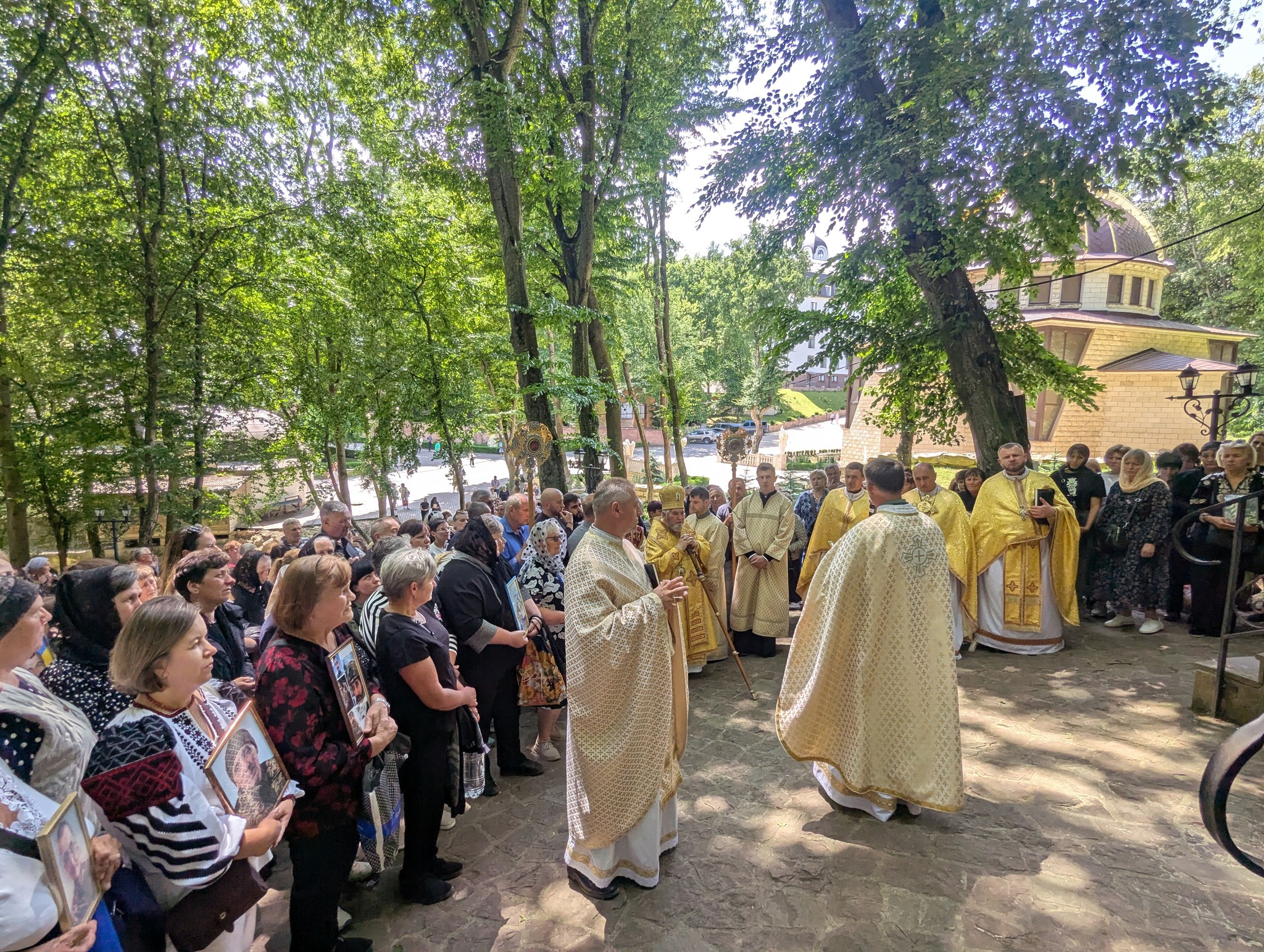 Новини Тернополя - фото з У Зарваниці відбулася проща родин загиблих і зниклих безвісти