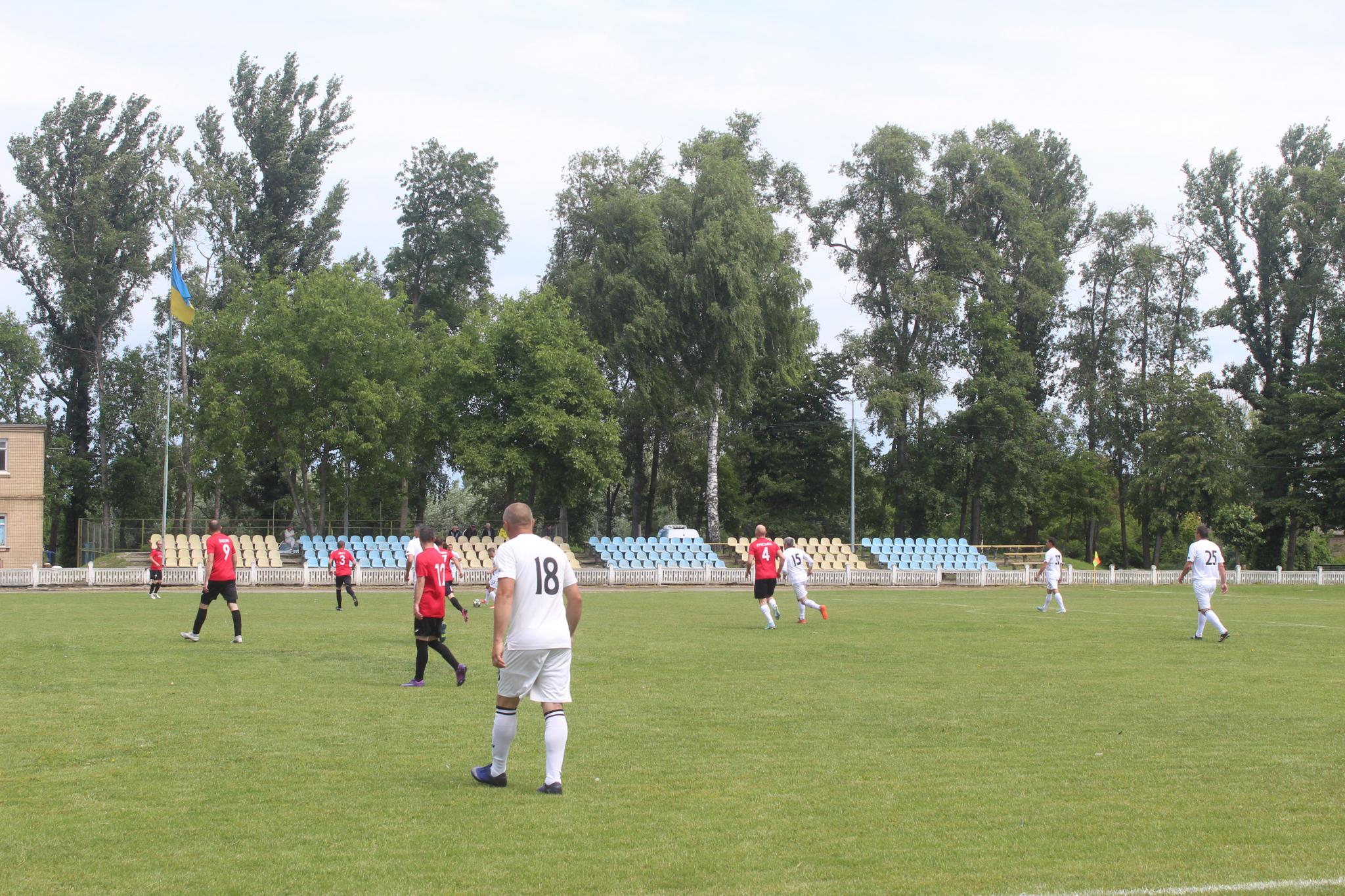 Новини Козятина - фото з На стадіоні Локомотив, іменитим доводиться ділитися очками.