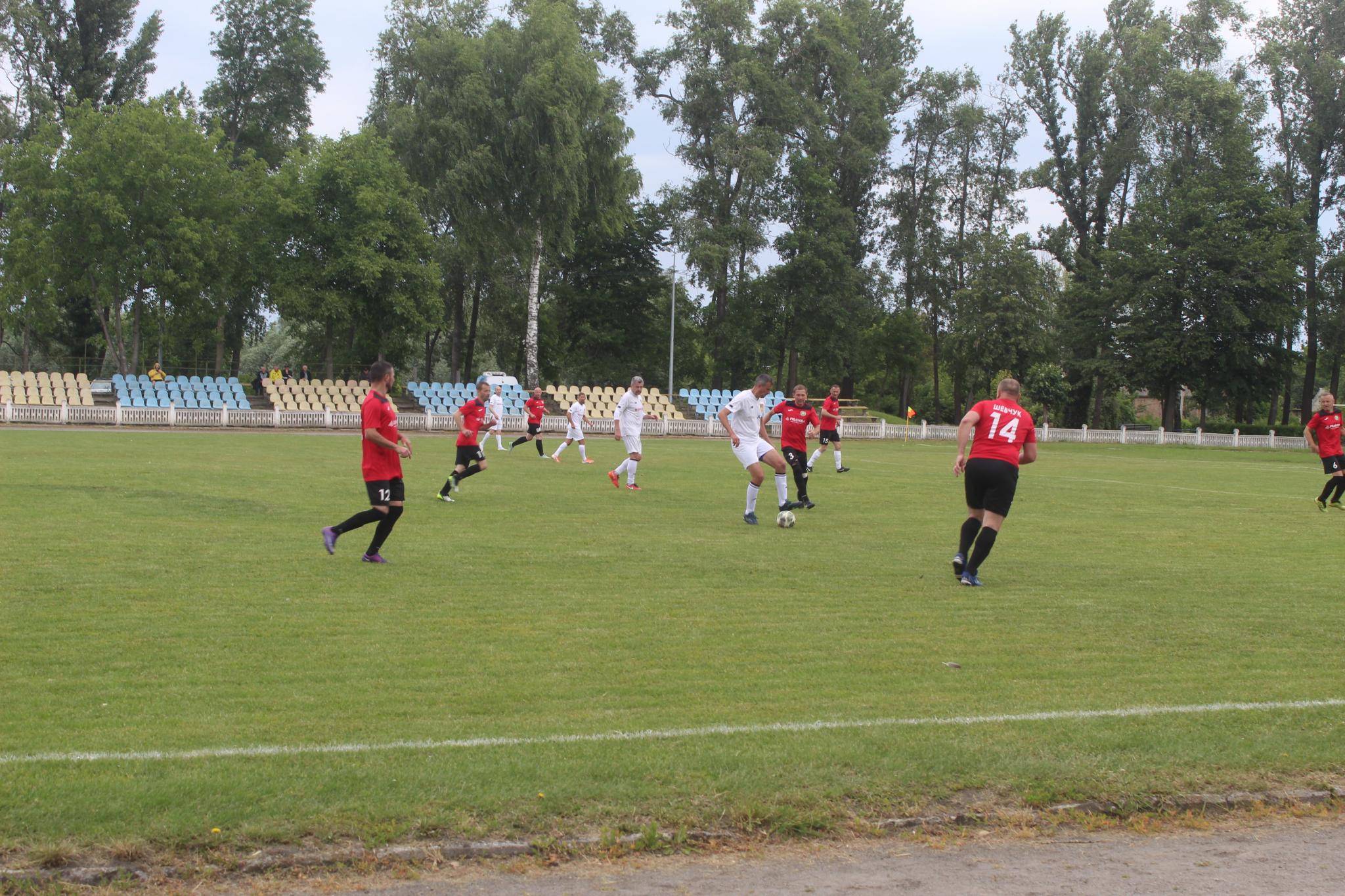 Новини Козятина - фото з На стадіоні Локомотив, іменитим доводиться ділитися очками.