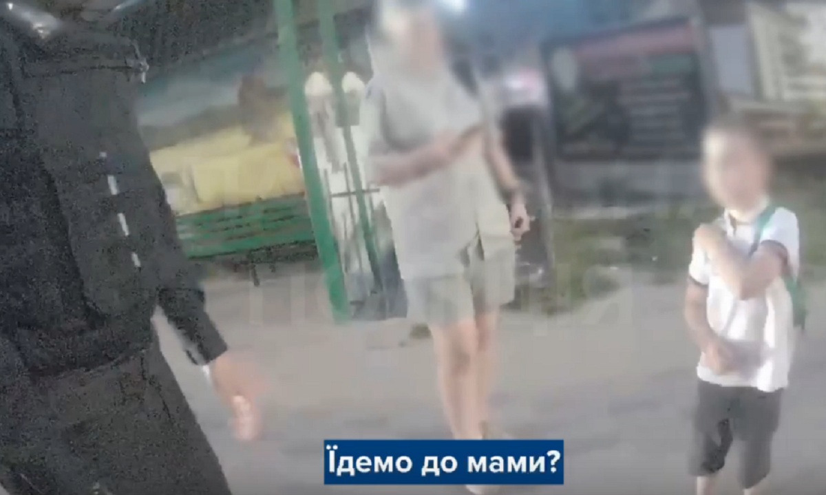 Новини Тернополя - фото з Опинився в іншому мікрорайоні: патрульні відшукали 6-річного Костика і повернули його мамі
