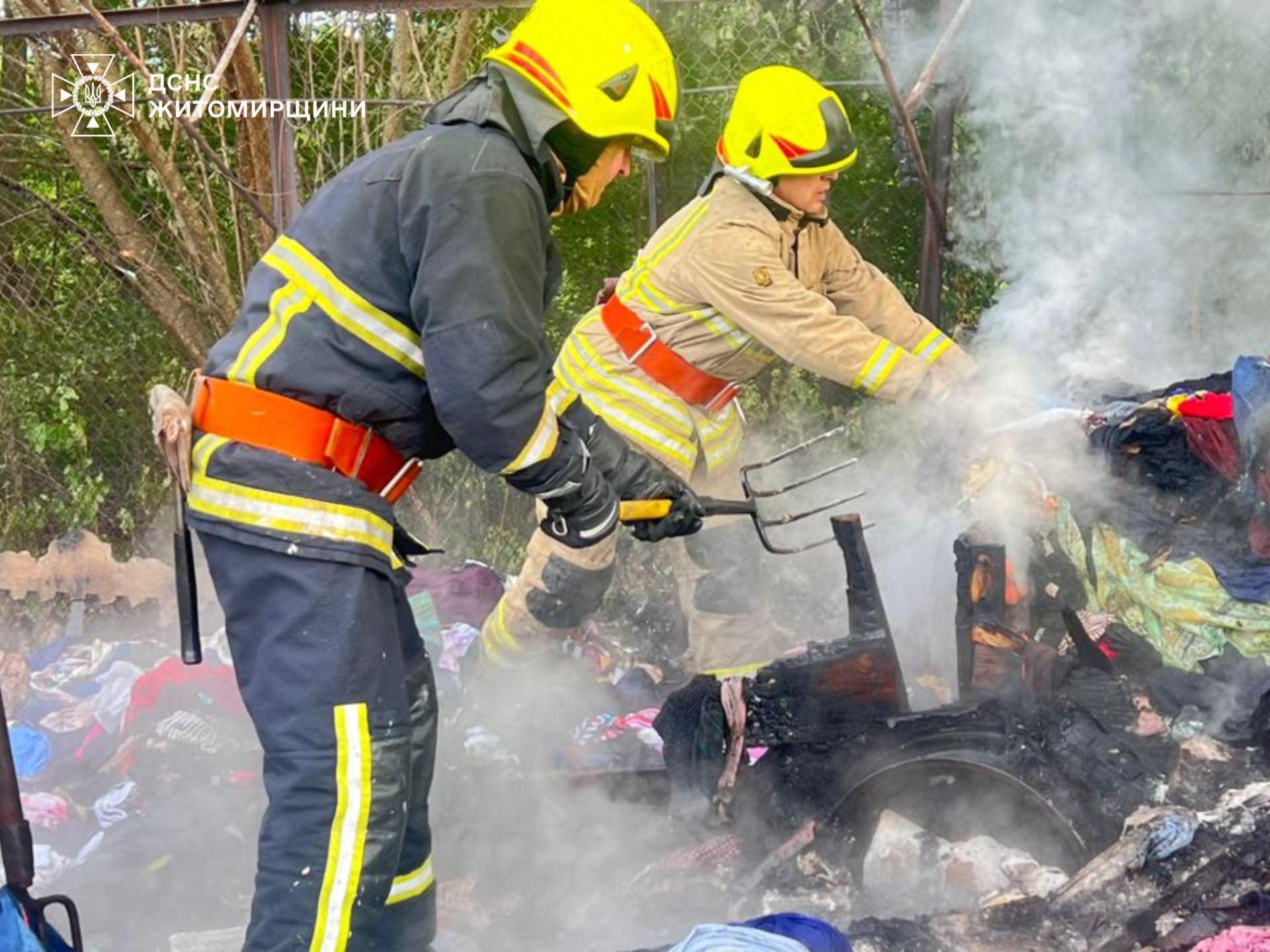 Новини Житомира - фото з На території Пугачівського психоневрологічного інтернату на Коростенщині вночі гасили пожежу