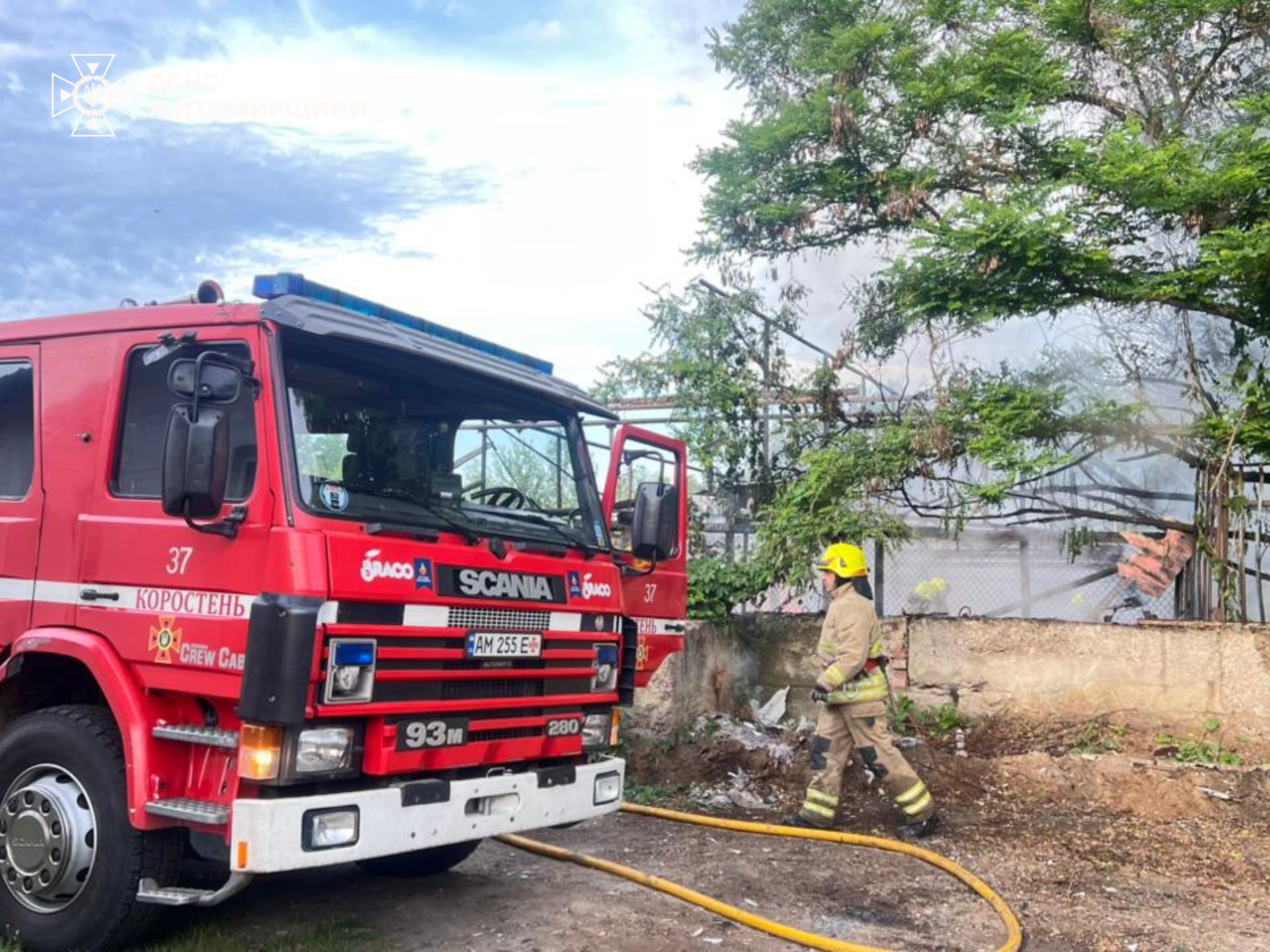 Новини Житомира - фото з На території Пугачівського психоневрологічного інтернату на Коростенщині вночі гасили пожежу