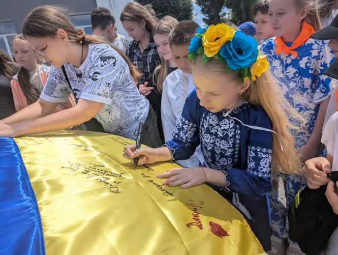 Новини Вінниці - фото з Від вінницьких школярів на фронт: 13-й ліцей передав Mercedes на Сумський напрямок