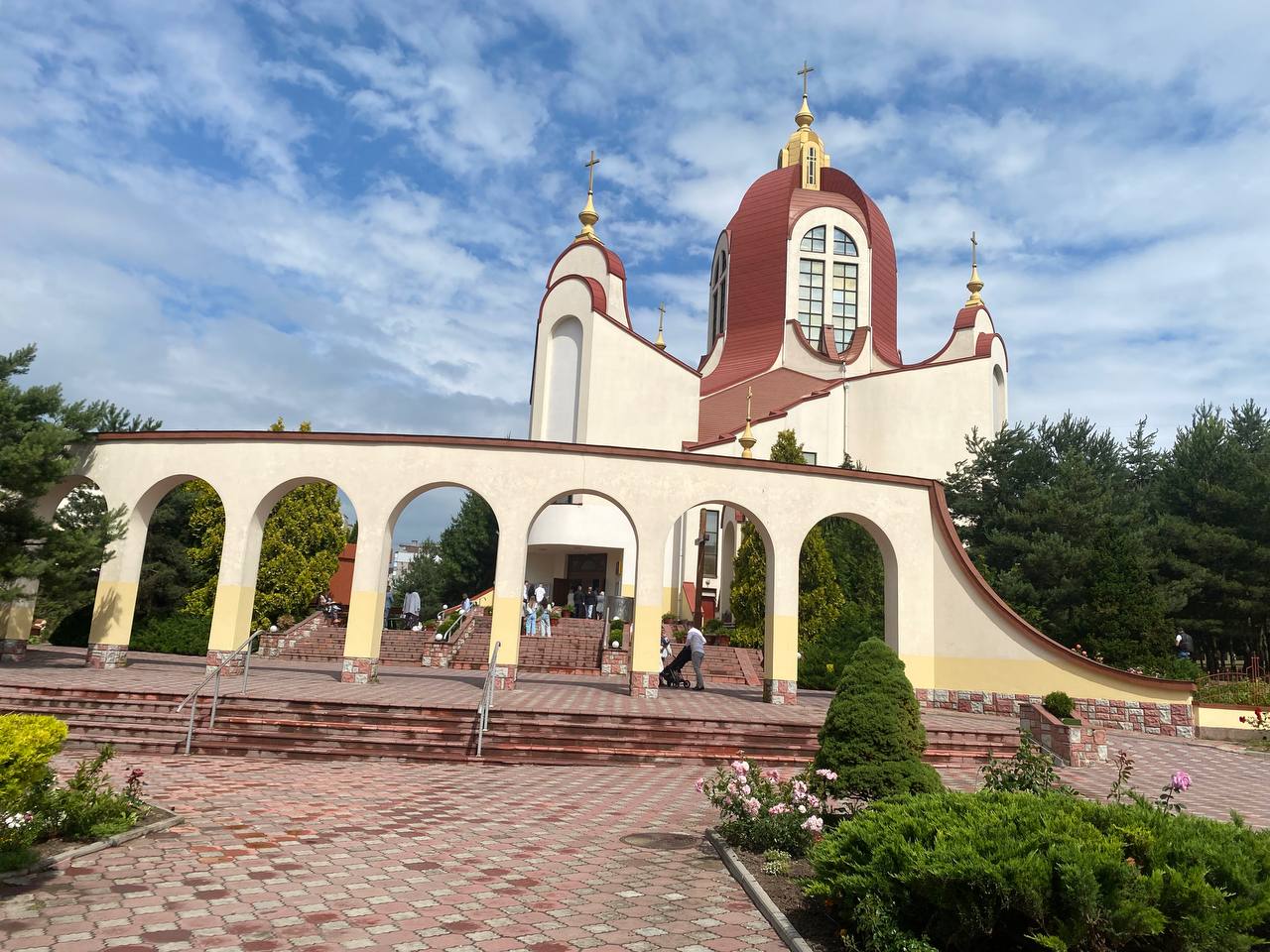 Новини Тернополя - фото з У День храмового празнику біля церкви Святого Петра в Тернополі організували ярмарок