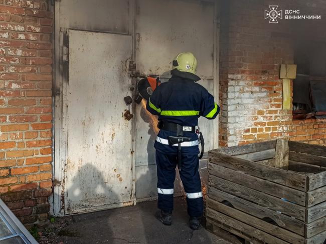 Новини Вінниці - фото з У Вороновиці горів склад побутових речей