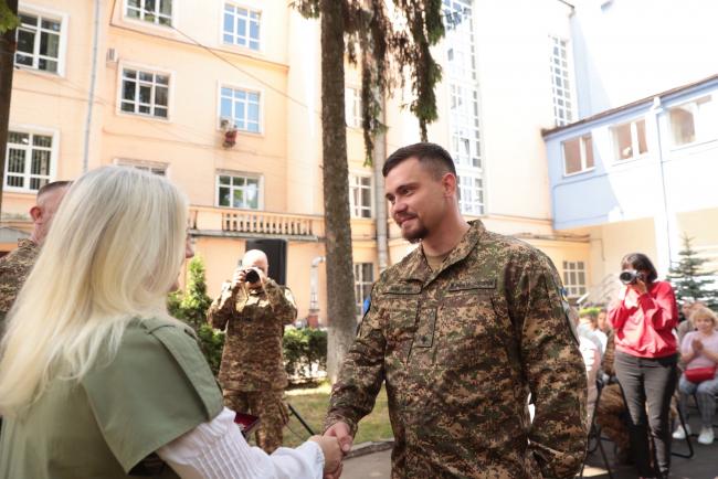 Новини Вінниці - фото з Бійців «Червоної Калини» нагородили за відвагу та вірність Україні