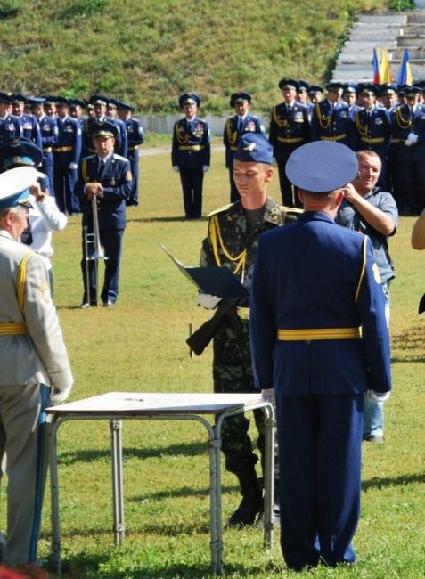 Новини Вінниці - фото з Героя України Максима Устименка, який загинув у бою на F-16, чекали вдома на Вінниччині