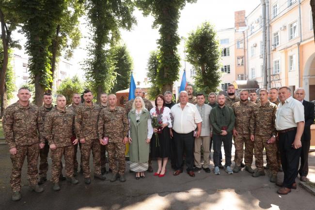 Новини Вінниці - фото з Бійців «Червоної Калини» нагородили за відвагу та вірність Україні