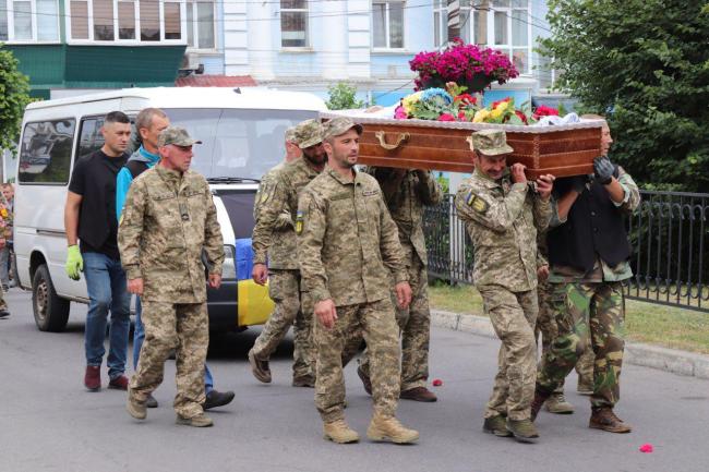 Новини Вінниці - фото з У Жмеринці провели в останню путь підполковника Михайла Посвятенка, який помер за кермом