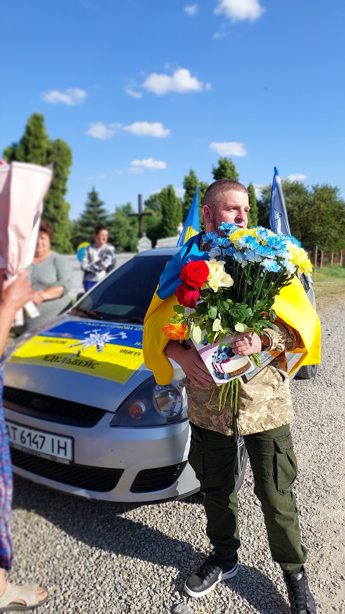 У рідному селі на Чортківщині зустріли воїна Миколу Лейбюка, який повернувся з полону