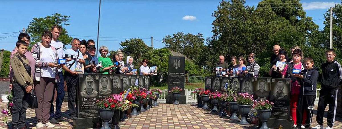 Новини Вінниці - фото з «Щоб не робив, бачу пораненого сина»: 14 дронів з іменами Героїв полетіли до бійців «Азову»