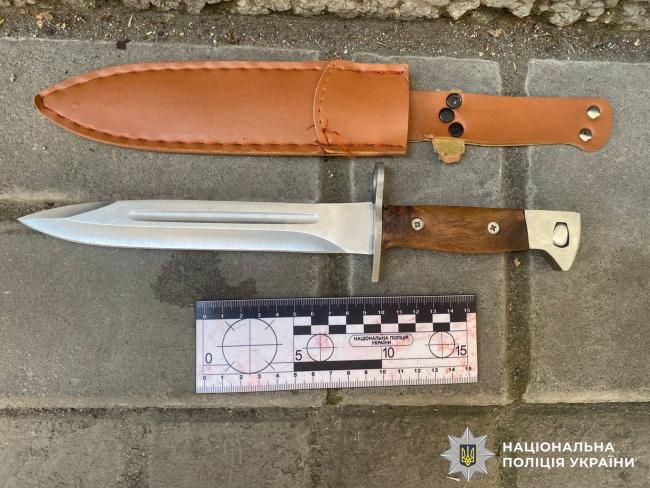 Новини Вінниці - фото з П’яний з ножем налякав людей на вінницькому ринку