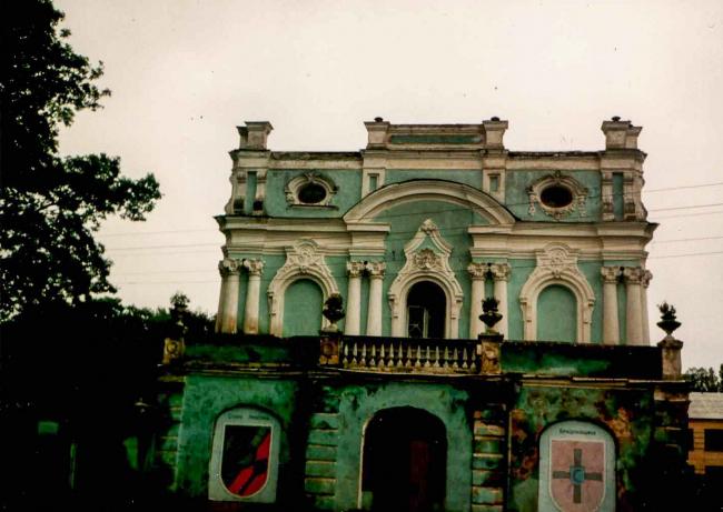 Новини Вінниці - фото з Палац Меринга у Старій Прилуці руйнується. Національну пам’ятку залишили без уваги і фінансування