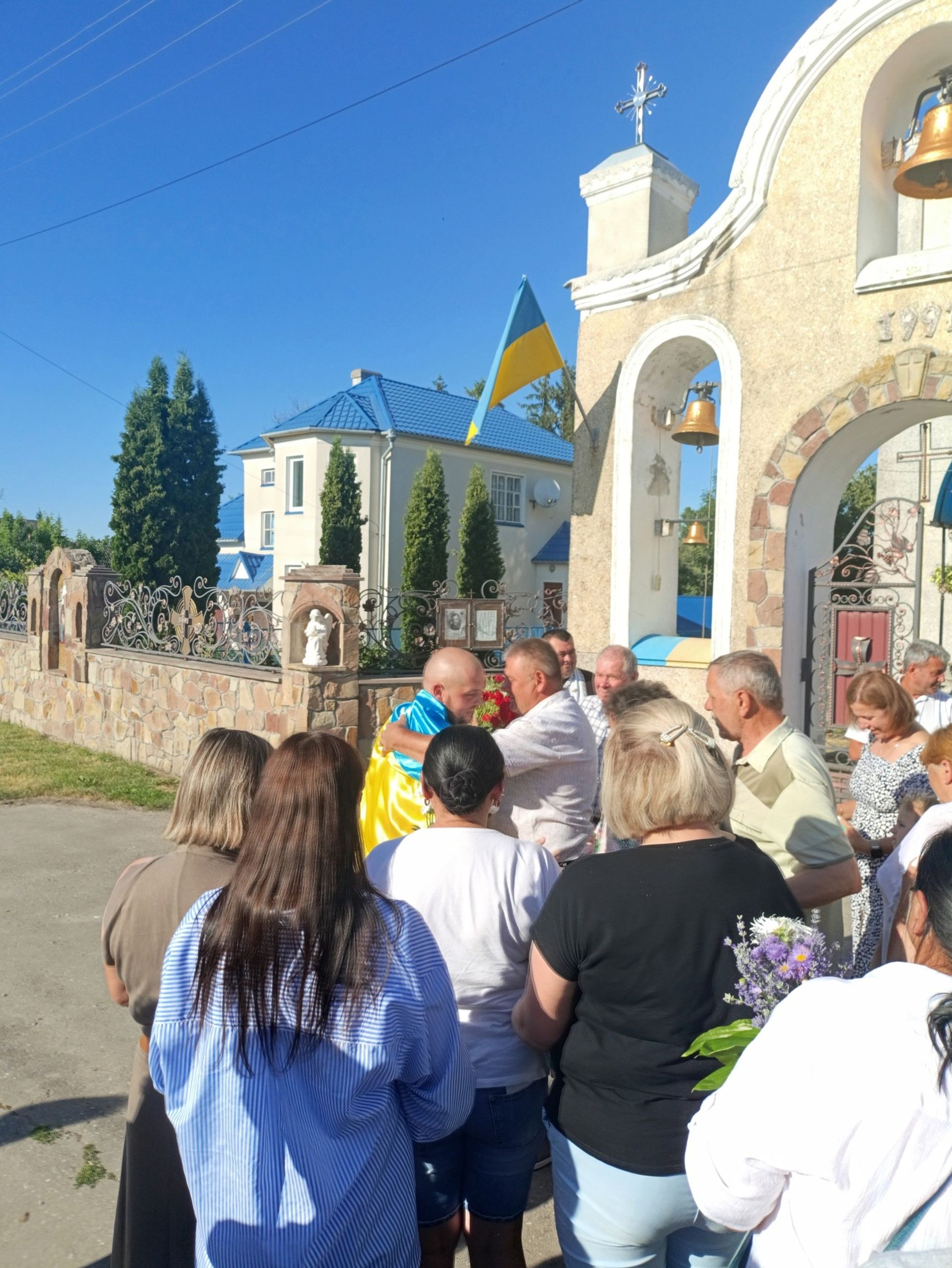 На Тернопільщині зустріли звільненого з полону бійця Олега Кравця