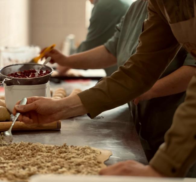 Новини Вінниці - фото з «Мелемо на кам’яних жорнах і печемо на заквасках»: у Липовці відроджують культуру українського хліба