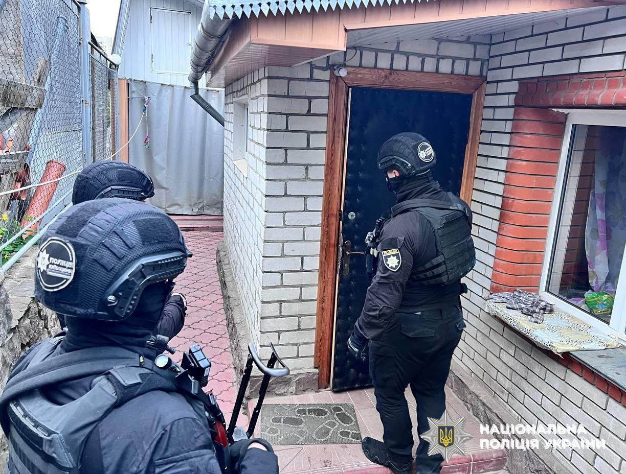 Афера на два мільйони доларів: адвокати з Тернопільщини обіцяли землю для військових і «зникли» з грошима