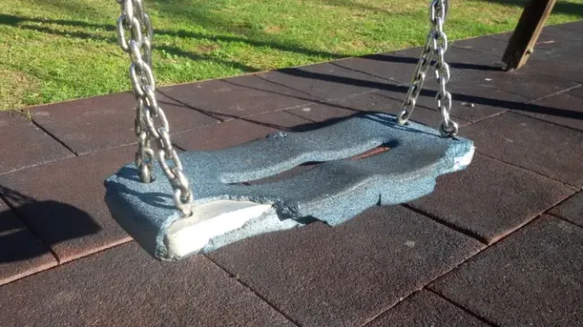 Новини Вінниці - фото з Де мають гратися наші діти, якщо дитячі майданчики занедбані? Відповідь міськради