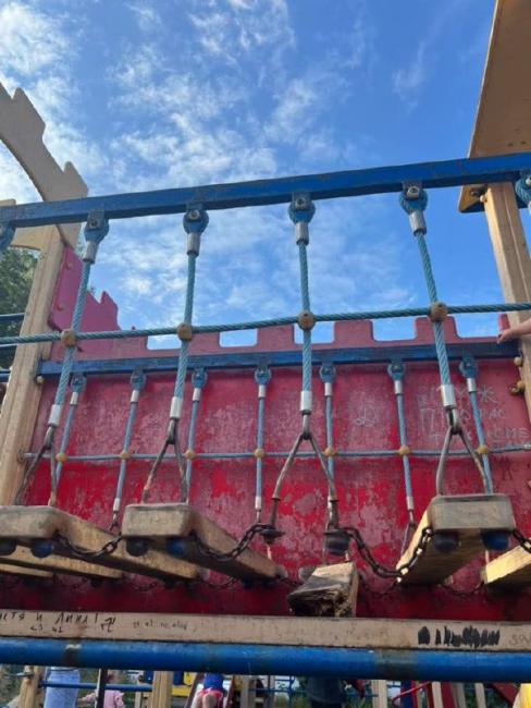 Новини Вінниці - фото з Де мають гратися наші діти, якщо дитячі майданчики занедбані? Відповідь міськради