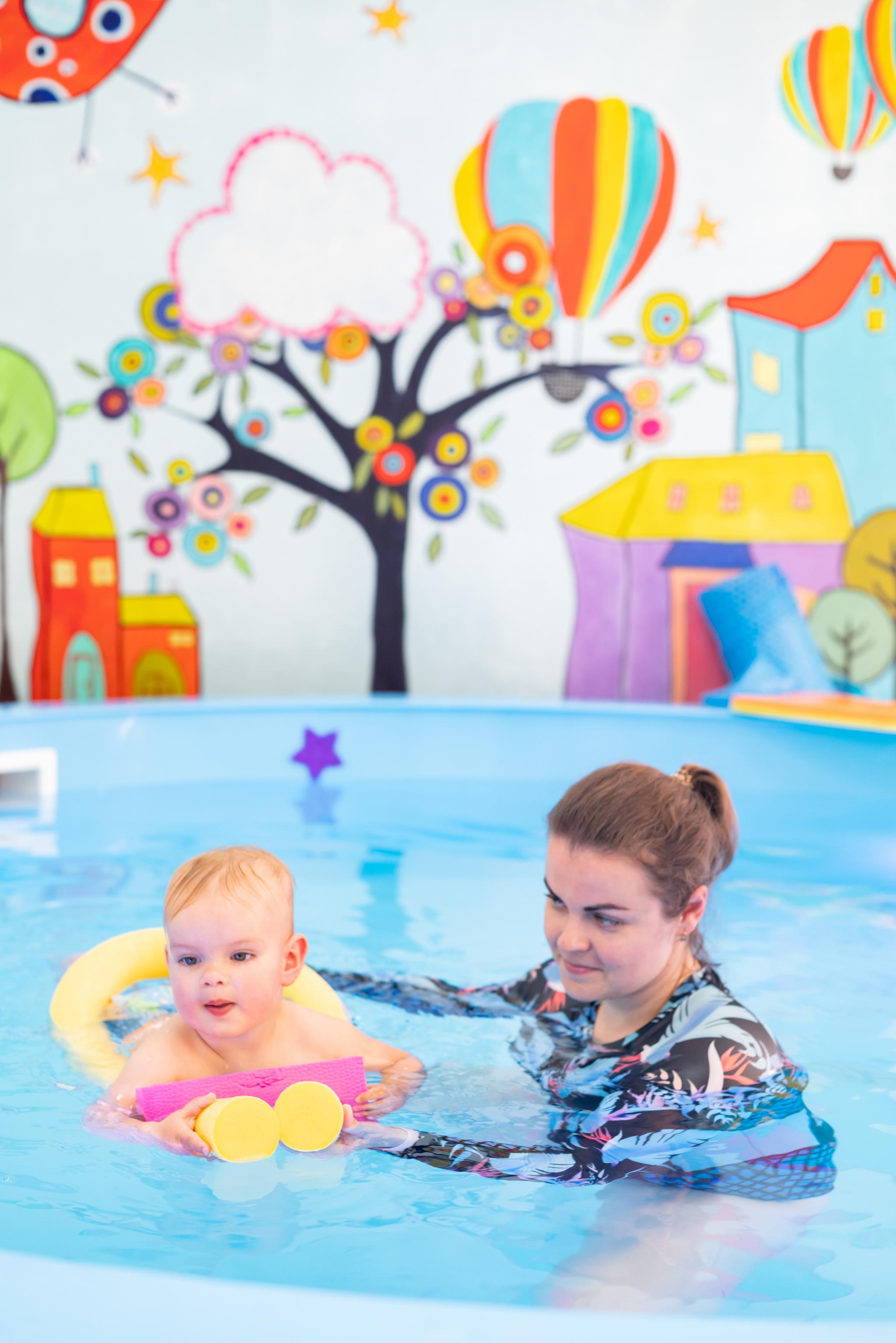 Новини Вінниці - фото з Нашому малюку шість місяців — і він уже плаває!» Як у Вінниці з’явилися басейни Kinder SPA (Новини компаній)